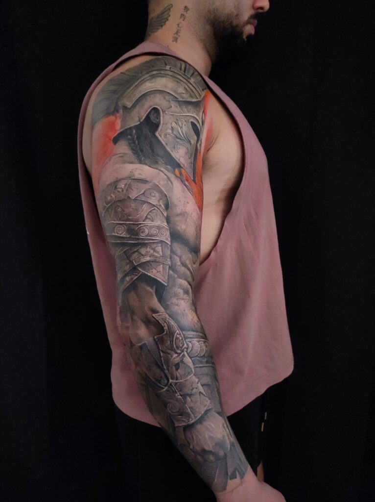 tatuaje-realismo-manga--brazo-gladiador