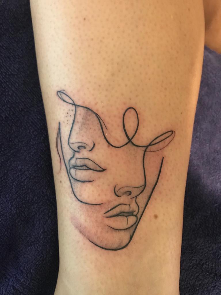 lars tattoo,Ayora,Valencia,chica tatuaje,brazo